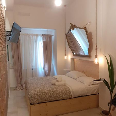 Arco Del Sacramento Casa Vacanze Benevento Room photo